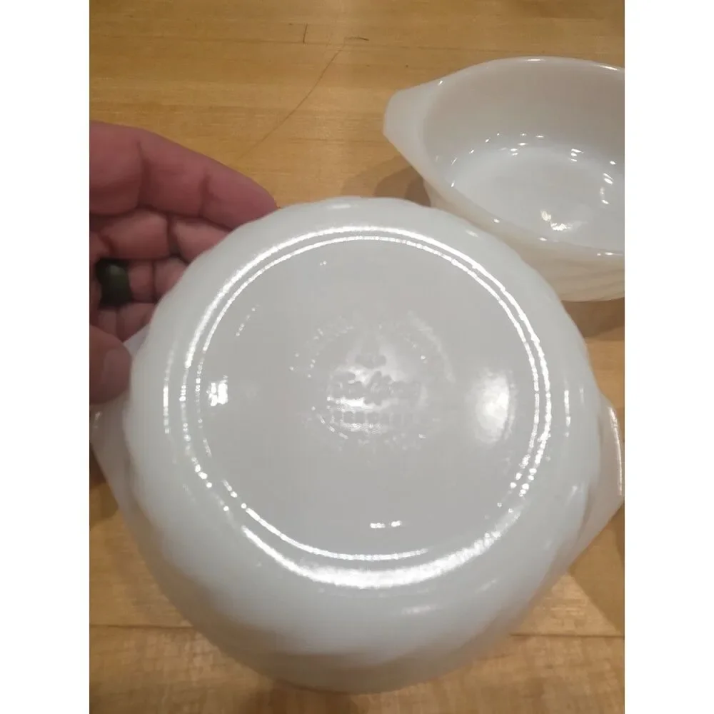 Vintage Anchor Hocking Fire-King White Milk Glass Swirl Cereal Lug Bowls Set 3